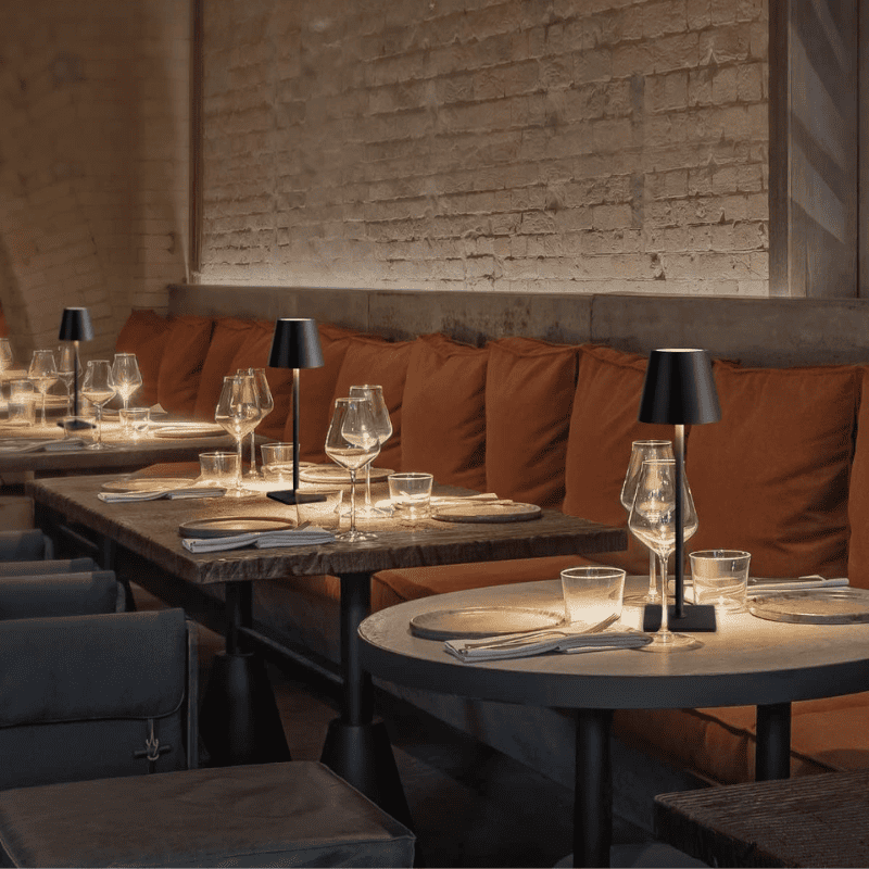 Luminária de Mesa LED Portátil – Coleção Housilar