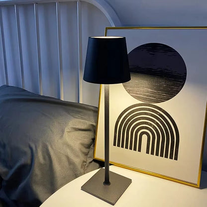 Luminária de Mesa LED Portátil – Coleção Housilar